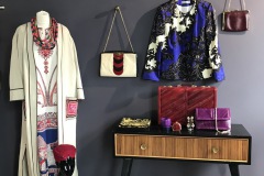 Garments Vintage - Cremefarbener Kaftan und lila Jacke